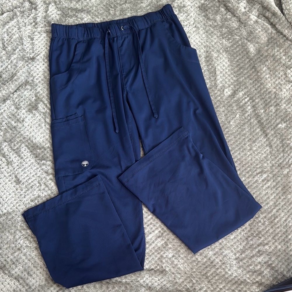 HH Works by Healing Hands Women’s Navy Cargo Scrub Pants M Medium